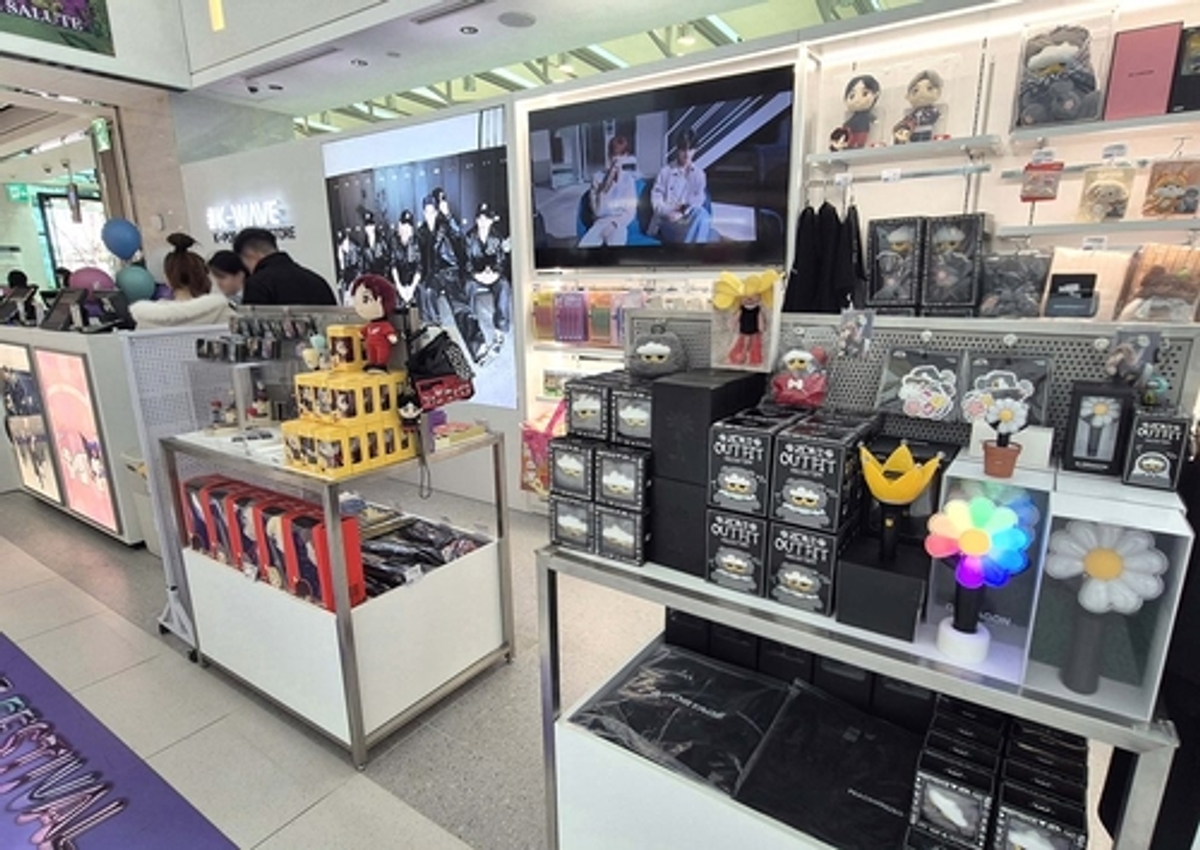 BTSグッズ品切れ騒動…シンセゲ免税店「K-WAVEゾーン」売上が120%急増
