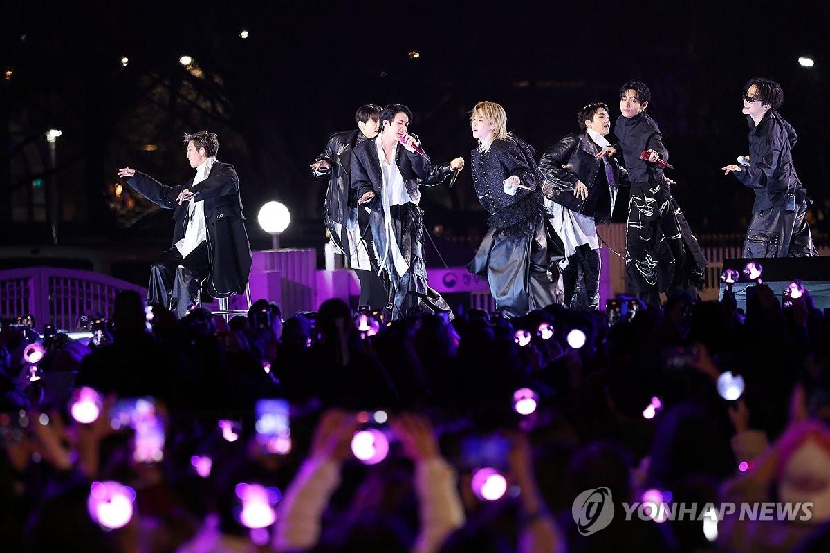 企業ニュース】「BTSツアー収益1.5兆円見通し」ハイブ株が3.9%反発