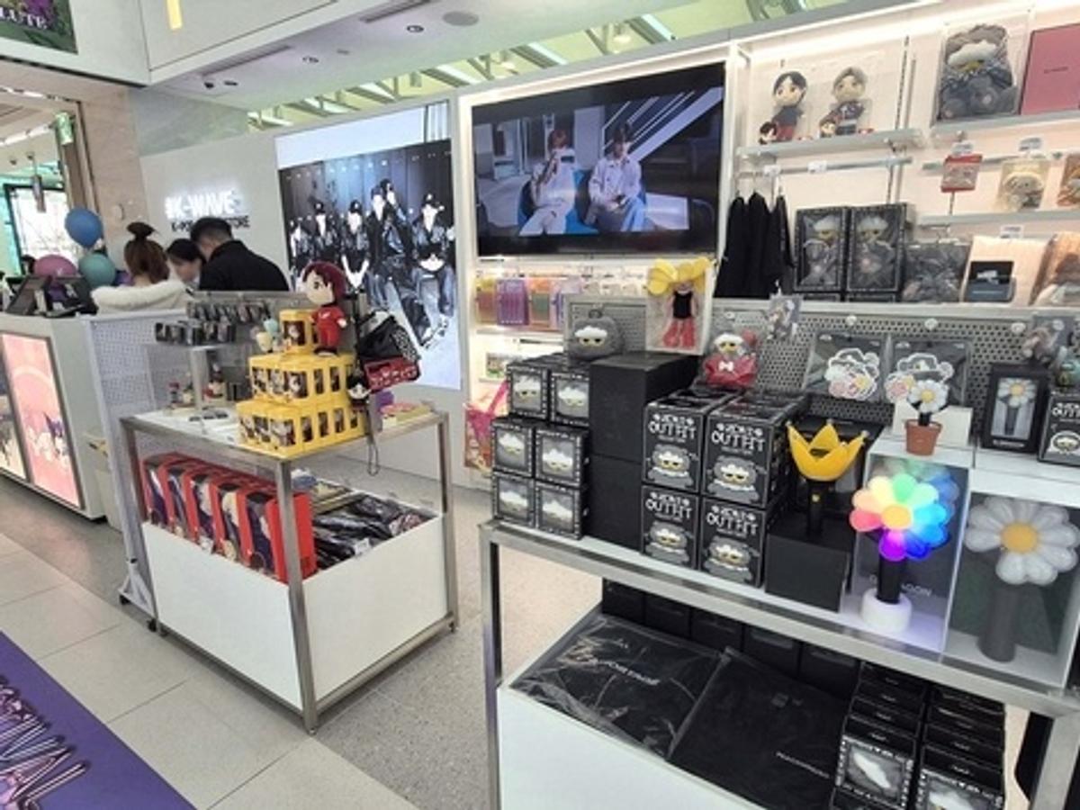 BTSグッズ品切れ騒動…シンセゲ免税店「K-WAVEゾーン」売上が120%急増