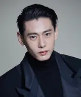 유태오, 넷플릭스 미드〈더 리크루트〉 시즌 2 캐스팅.. 노아 센티네오와 호흡