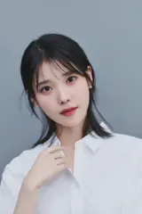 IU、デビュー17周年を迎え2億ウォン寄付