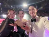 [포토&] 박보검 'AAA 2025' 시상식 비하인드 공유, 아이유·혜리·김유정과 셀카