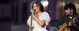 Noah Cyrus Fills in for Dolly Parton at 'The Voice' Finale... A Fantastic Duet with Zac Brown