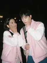 서강준·옹성우·이재욱과 한 컷...지수, SNS에 '월간남친' 비하인드 사진 공개