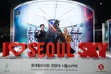 [포토&] 121층에 펼쳐진 우주, 서울스카이 '스타워즈' 특별전 오픈