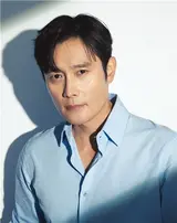Lee Byung-hun tái hợp đạo diễn Hwang Dong-hyuk của 'Trò chơi con mực' trong tác phẩm mới 'K.O. Club' sau 10 năm