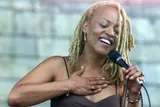 Cassandra Wilson, “bậc thầy giọng hát” mở rộng biên giới jazz, qua đời ở tuổi 70; huyền thoại “New Moon Daughter” bán 400.000 bản