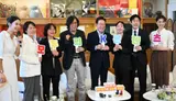 “Lo rồi chỉ còn cây cổ thụ”, Tổng thống Lee Jae-myung gặp Lee Chang-dong, Jeon Do-yeon tại Pháp, cam kết khôi phục “chiếc thang” K-content