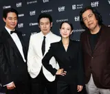 Lee Chang-dong’s ‘Possible Love’ wins Korea’s first Ebert Award; Seol Kyung-gu makes surprise confession after 23 years