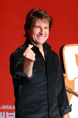 [Fotos] Tom Cruise visita Corea por decimotercera vez y se transforma radicalmente en un «viejo cascarrabias» calvo y barrigón… Su sincera declaración sobre el Óscar al mejor actor en el encuentro con la prensa