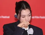 [Hiện trường Liên hoan phim quốc tế Busan (BIFF)] “Dora” khiến Kim Do-yeon bật khóc giữa họp báo vì cảm giác “đầu óc choáng váng”… dự án Jung Ju-ri ấp ủ 20 năm