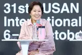 [Photo &] Kim Hye-ja returns to screen after nine years with 'Still Radiant,' revealing a hidden resolve in a letter: 