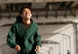넷플릭스 신작 <서울대작전>에서도 거침없는 청춘을 연기한, 투명하고 뜨거운 배우 유아인