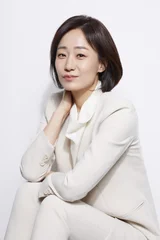 〈오픈 더 도어〉보고 이제 배우 김수진에 오픈 더 도어 해버린.
