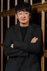 [인터뷰]〈보통의 가족〉 허진호 감독 “식사 장면은 심리적인 액션 씬”