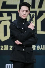 서강준 〈언더커버 하이스쿨〉 출연, 교복 입고 3년 만에 드라마 복귀