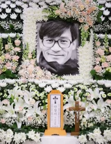 [照片&] '國民演員' 安聖基 '快樂的我們年輕日子' 的永恆微笑，願我們永遠記住！