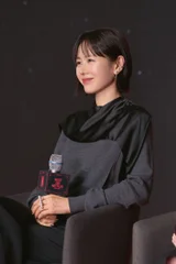 ソン・イェジン、24年ぶりの時代劇挑戦...「『スキャンダル』は美しい朝鮮時代の風景と韓服、韓屋を見ることができるシリーズ」