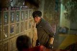 연상호 신작 ‘군체’ 지창욱, 처절한 사투 담긴 스틸 공개!