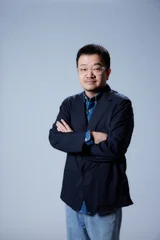 Yeon Sang-ho evoca «Colony»: «Gu Kyo-hwan no tenía capacidad en el rodaje de “Invasion of the Body Snatchers: The Grey”; me dio pena, pero le propuse este papel”