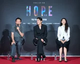 ‘Hope’ Hwang Jung-min, Jo In-sung, and Jeong Ho-yeon Hold a Show Case With Big Turnout!
