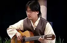 기타 치는 봉준호? <기생충> 봉준호 감독에 대한 소소한 사실들