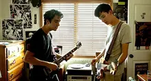 온 가족이 음악과 영화 활동을 하는 <하우스 오브 투모로우>의 배우 알렉스 울프