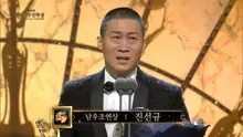 순수한 미소부터 살벌한 카리스마까지, 대세 배우 진선규에 대해