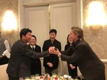 송강호와 만난 브래드 피트, “<기생충>의 팬입니다”