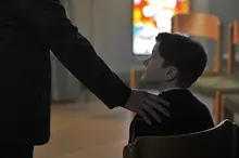 <신의 은총으로>가 영화의 동력을 구축하는 방식