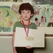 원빈만큼 잘 생겼다는 이 배우의 반전 어린 시절