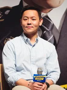 봉준호도 망한 입봉작에서 800억원 벌어들인 감독