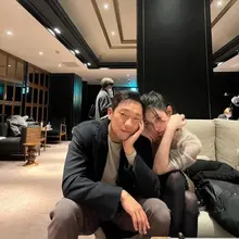 ‘찐친’처럼 보인다는 두 배우의 대기실 사진들
