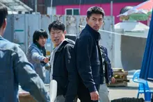 [충무로 통신] 뭐야 뭐야! 강동원이 <엑시트> 제작사랑 새 영화 시작했는데, 역할이 뭐라고?