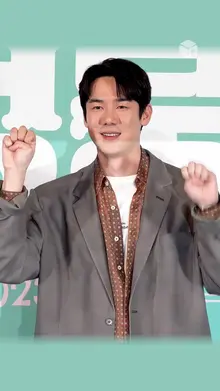 세상 좋아졌다 요즘은 대형견이 포토타임도 하고 [멍뭉이]