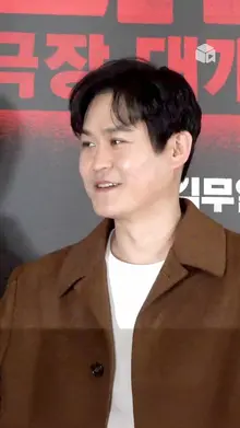 [대외비] VIP 시사회에 댄디룩 완벽 소화한 김성균 배우의 등장!