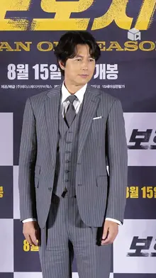 정우성 배우, 아니 감독님 평생 잘생긴 소감 발표 부탁드립니다 [보호자]