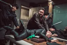 마석도님 살살 좀; 〈범죄도시〉와 맞붙었던 영화들
