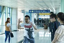연상호 감독, 할리우드 진출.. 디카프리오 제작사와 손 잡았다
