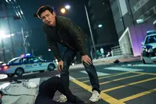 〈베테랑2〉의 ‘해치’를 보며 〈신촌좀비만화〉의 ‘유령’을 떠올리다