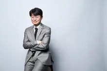 [인터뷰] 〈1승〉 신연식 감독 “배우가 배구 배우는 것보다 배구선수가 연기 배우는 게 더 빨라”