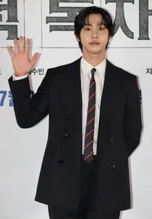 [On-Site Photo] Ahn Hyo-seop Posing!