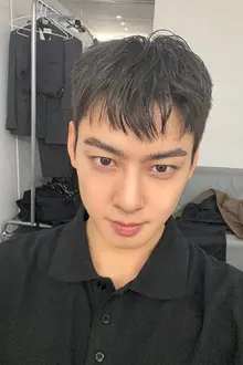 ‘Thiên tài khuôn mặt’ Cha Eun-woo công khai tình hình với tóc ngắn trước khi nhập ngũ