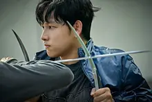 Netflix電影《螳螂》林時完、朴敘俊、趙宇鎮角色劇照公開！