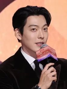 Kim Woo-bin và Suzy tái ngộ sau 9 năm, buổi họp báo sản xuất Netflix 'Genie, Make A Wish'