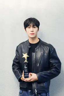 Ngôi sao đang lên Choo Young-woo, nhận giải Tân binh tại ‘Giải thưởng Drama Hàn Quốc lần thứ 16’