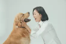 ムン・ジョンヒ、愛犬マヌの思い出を詰め込んだフォトエッセイを出版