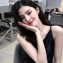 [Photo &] Han So-hee, Red Lips and Black Tank Top... Explosive Goddess Beauty