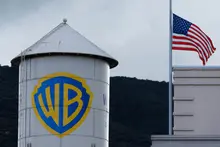 Warner Bros. Discovery Acquisition Battle Erupts... Netflix, Comcast, Paramount-Skydance in Three-Way Competition