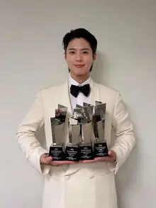 Park Bo Gum, thành công với 5 giải thưởng tại Giải thưởng Nghệ sĩ Châu Á 2025